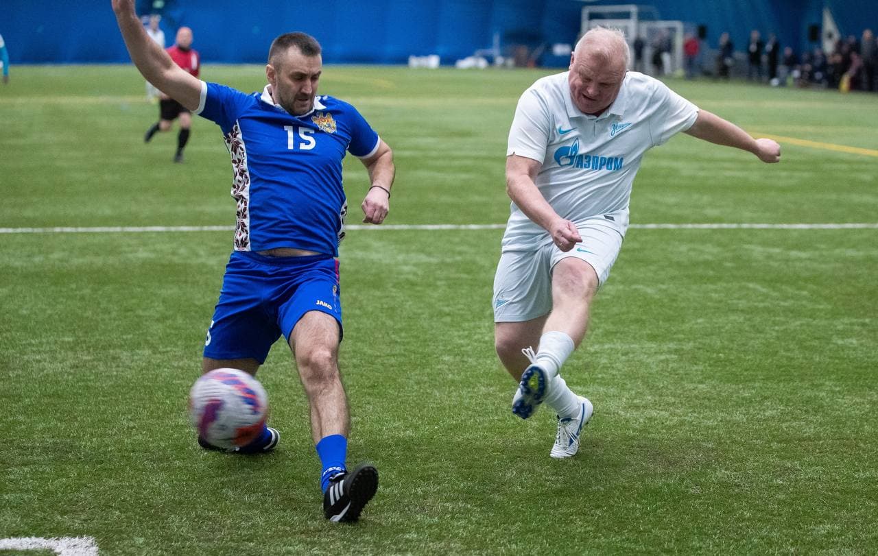 состоялся товарищеский матч. сочи матчи футбол. товарищеский матч. празднования в футболе всей командой. сириус курск футбол.